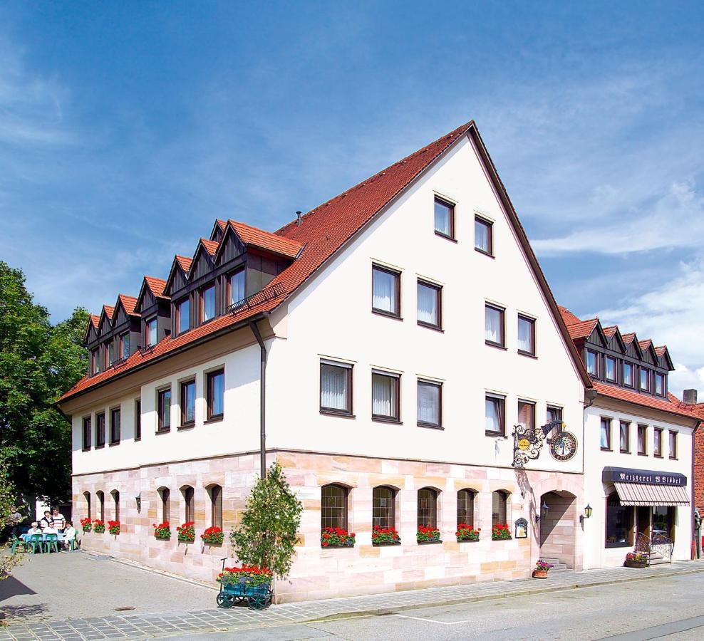 Bloedel Gasthof Gruener Baum Neurenberg Buitenkant foto