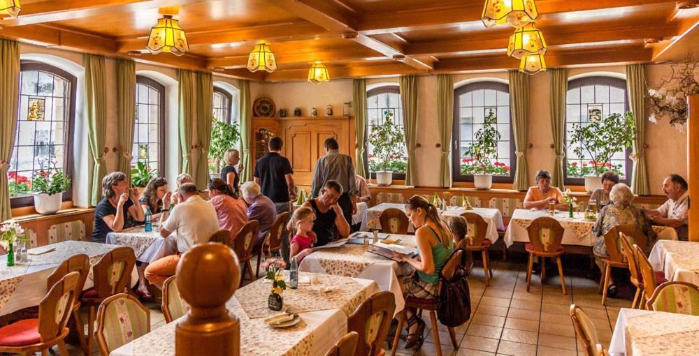 Bloedel Gasthof Gruener Baum Neurenberg Buitenkant foto